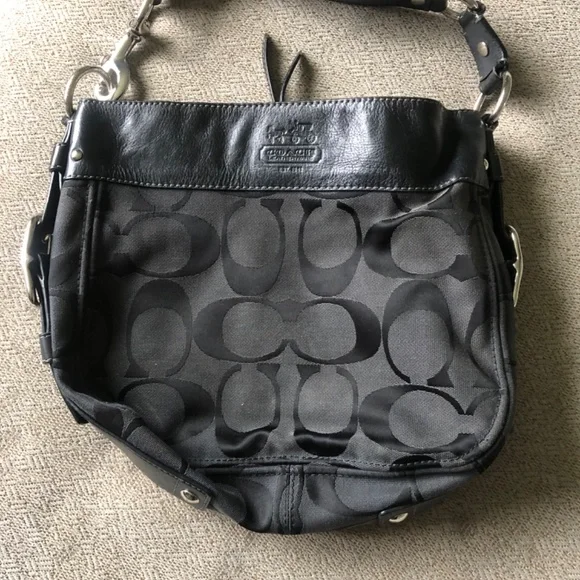 Coach hobo purse - Picture 3 of 9